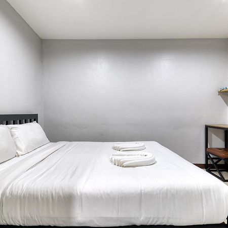 Red Pin Inn 好运旅馆 Bangkok Ngoại thất bức ảnh