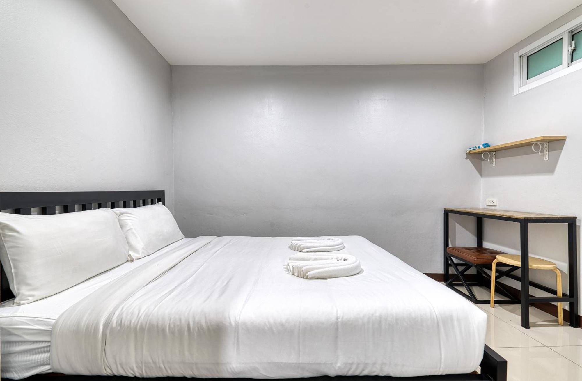 Red Pin Inn 好运旅馆 Bangkok Ngoại thất bức ảnh